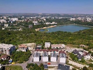 Ap. 4 cam., 240 м², 1/3 et.