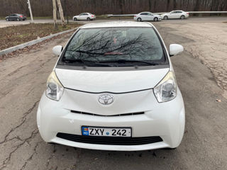 Toyota iQ