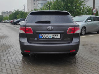 Toyota Avensis foto 3