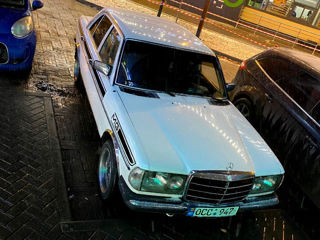 Mercedes Series (W123)