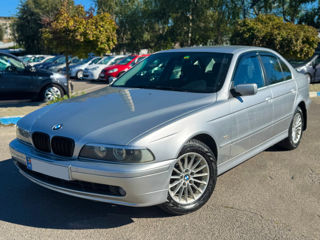 BMW 5 Series foto 1