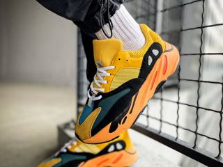 Adidas Yeezy Boost 700 Sun foto 9