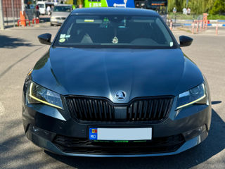 Skoda Superb foto 2