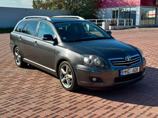 Toyota Avensis foto 3