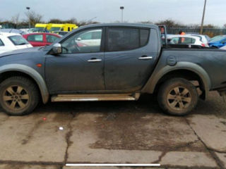 Mitsubishi l 200 se dezmembreaza foto 2