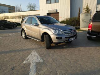 Mercedes ML Class foto 8