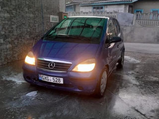 Mercedes A-Class foto 2