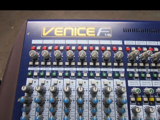 Midas Venice F16 hibrid (analog-digital), firewire. 16 input /16 output. 24-Bit. foto 2