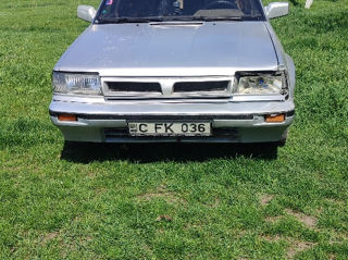 Nissan Bluebird foto 1