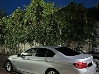 BMW 5 Series foto 2