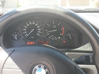 BMW 5 Series foto 2