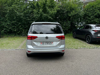 Volkswagen Touran foto 3