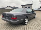 Mercedes E Class foto 2