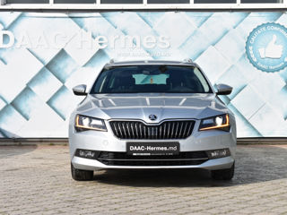 Skoda Superb foto 2