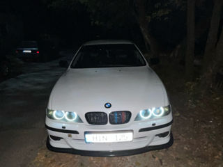 BMW 5 Series foto 8