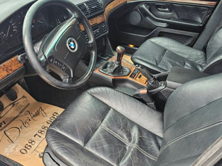 BMW 5 Series foto 7