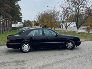 Mercedes E-Class foto 2