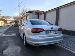 Volkswagen Jetta foto 3