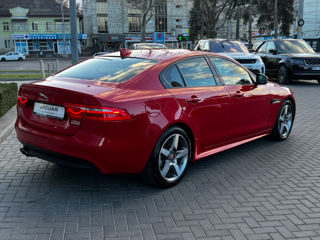 Jaguar XE foto 4