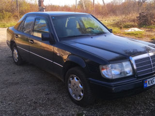 Mercedes Series (W124) foto 1