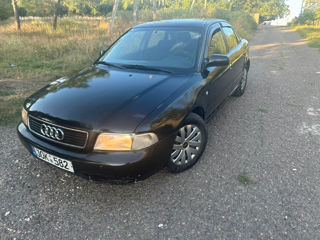 Audi A4 foto 1