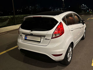 Ford Fiesta foto 5