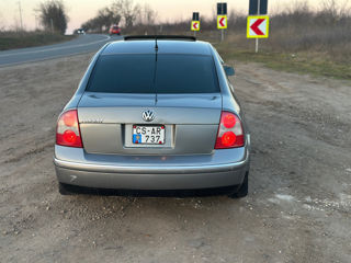 Volkswagen Passat foto 3