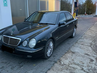 Mercedes E-Class foto 3