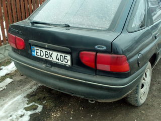 Ford Escort foto 2