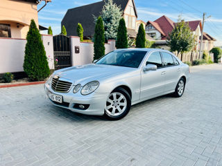 Mercedes E-Class foto 1