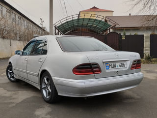 Mercedes E-Class foto 7