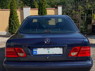 Mercedes E-Class foto 2