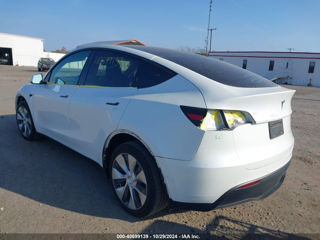 Tesla Model Y foto 5