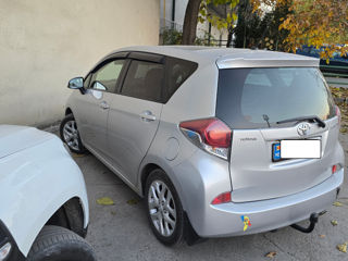 Toyota Verso-S foto 2