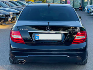 Mercedes C-Class фото 6