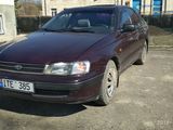 Toyota Carina foto 1