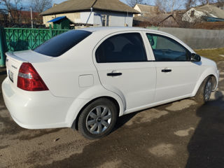 Chevrolet Aveo foto 3