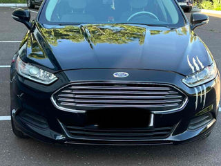 Ford Fusion foto 2