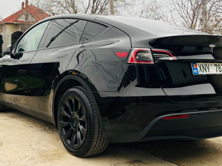 Tesla Model Y foto 5