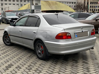 Toyota Avensis foto 5