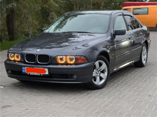 BMW 5 Series foto 2