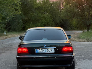 BMW 7 Series foto 10