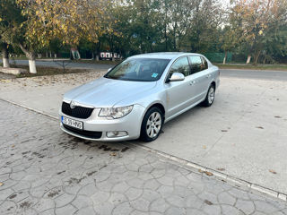 Skoda Superb foto 2