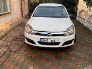 Opel Astra foto 1