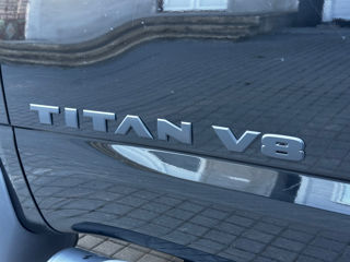 Nissan Titan foto 8