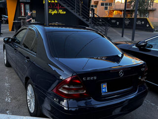 Mercedes C-Class foto 7