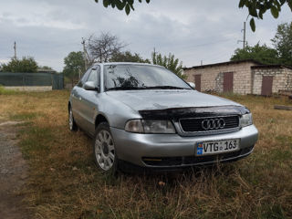 Audi A4 foto 1