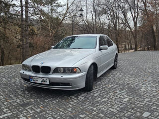 BMW 5 Series foto 3