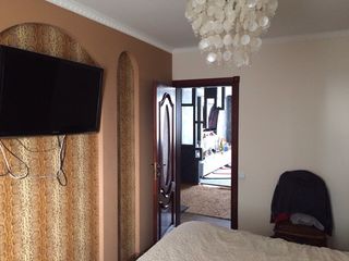 se vinde apartamentul cu 4 odai,euroreparatie,mobilat,stare perfecta! foto 8