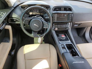 Jaguar F-PACE foto 9